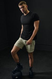 Chill Short - Limestone sold by Alo Yoga