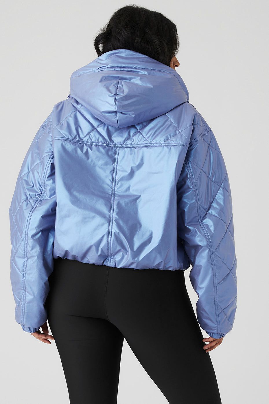 Pearlized Stormy Puffer - Infinity Blue sold by Alo Yoga product image thumbnail 8