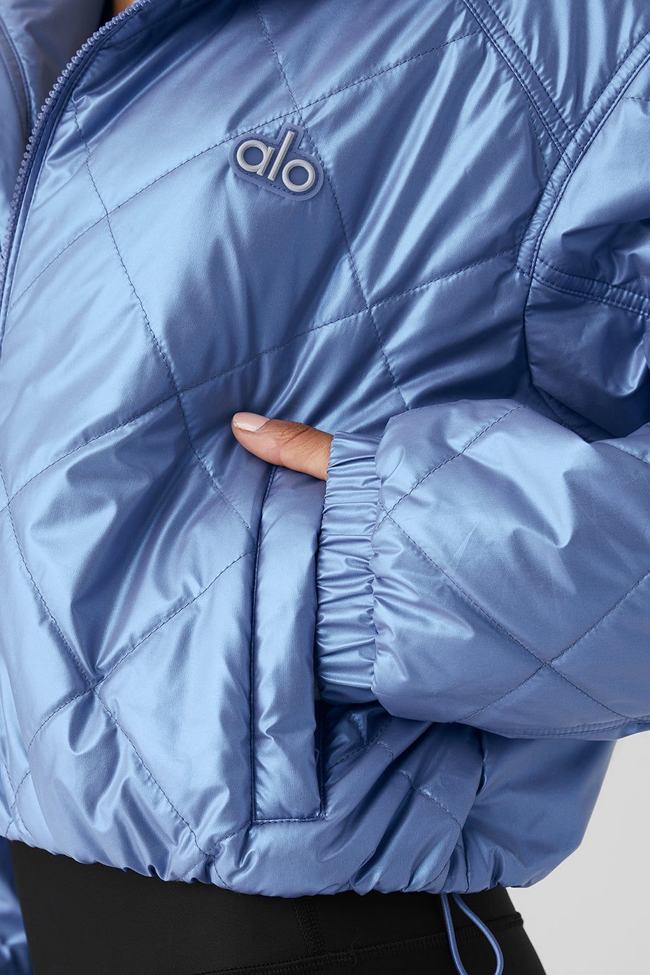 Pearlized Stormy Puffer - Infinity Blue sold by Alo Yoga product image thumbnail 4