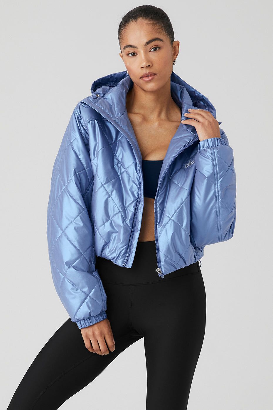Pearlized Stormy Puffer - Infinity Blue sold by Alo Yoga