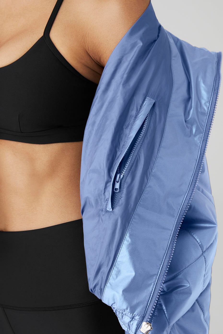 Pearlized Stormy Puffer - Infinity Blue sold by Alo Yoga product image thumbnail 6