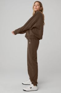 Accolade Crew Neck Pullover & Accolade Sweatpant Set - Espresso sold by Alo Yoga