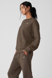 Accolade Crew Neck Pullover - Olive Tree sold by Alo Yoga