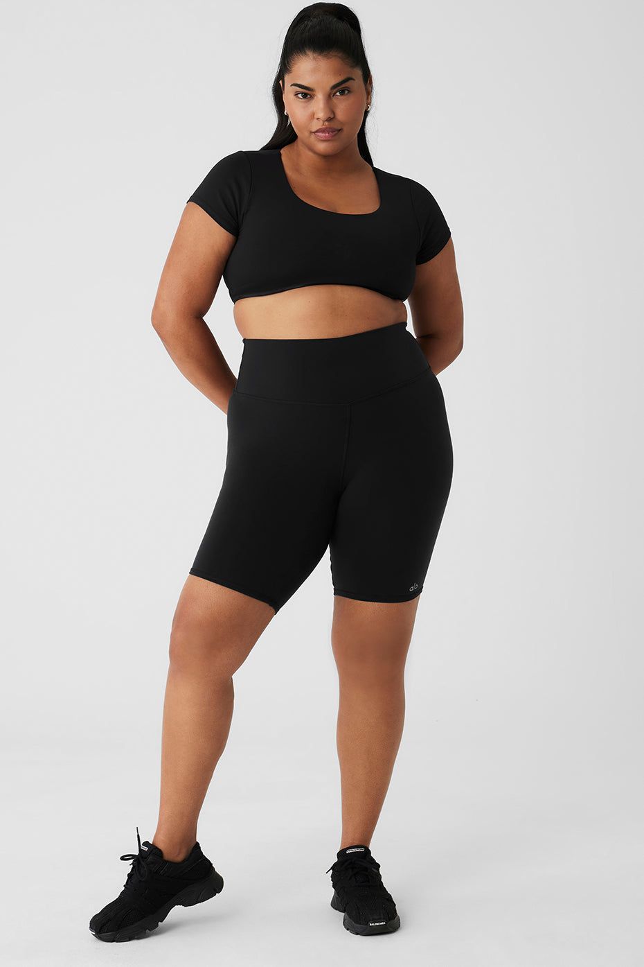 Airbrush Figure Short Sleeve Bra & 5" Airbrush High-Waist Biker Short Set sold by Alo Yoga product image thumbnail 5