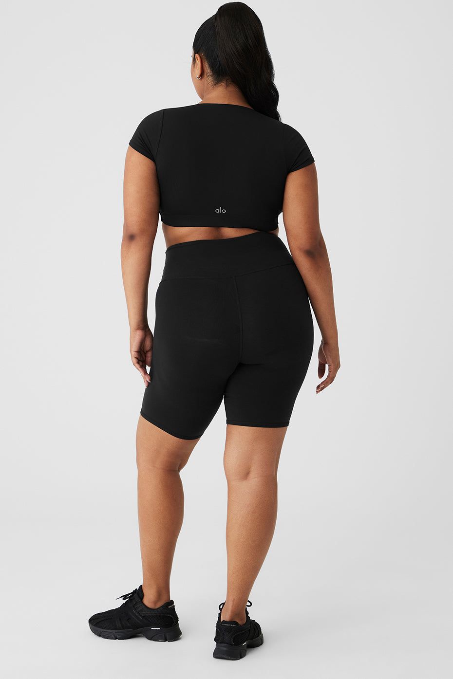 Airbrush Figure Short Sleeve Bra & 5" Airbrush High-Waist Biker Short Set sold by Alo Yoga product image thumbnail 6