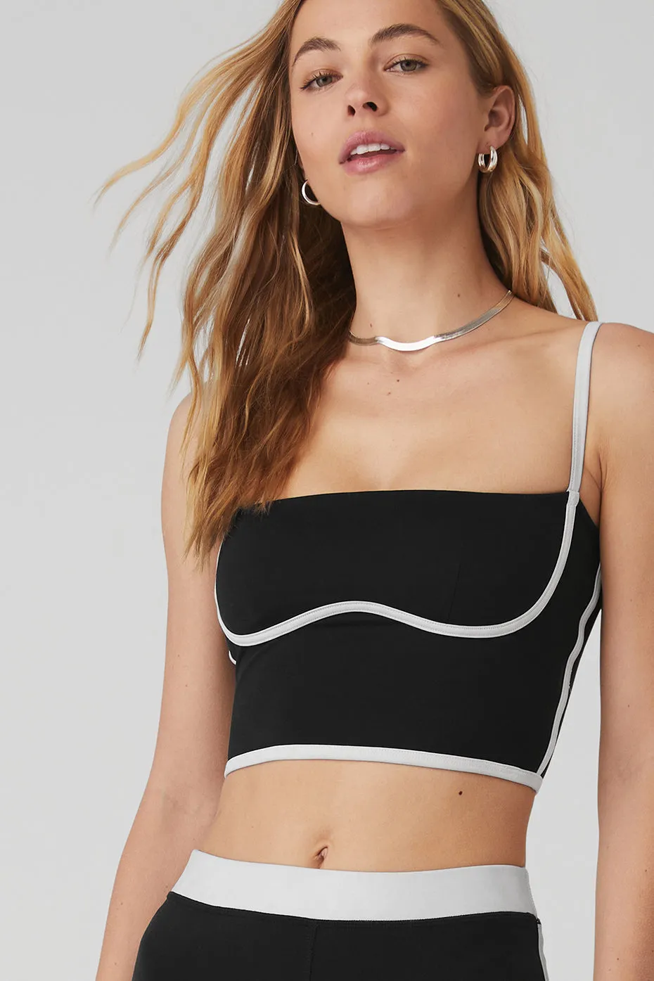 【ALO Yoga】Airbrush Stream ライン タンクトップ 3色 Airbrush Streamlined Bra Tank - Black/White | Alo Yoga