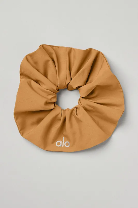 Oversized Scrunchie - Toffee sold by Alo Yoga