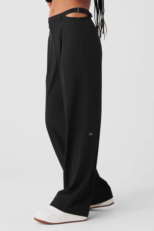 Mid-Rise Showdown Trouser - Black sold by Alo Yoga