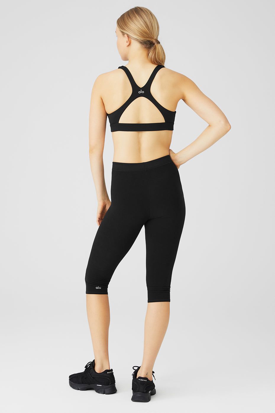 Alosoft Show Stopper Bra & Alosoft High-Waist Iconic 90's Capri Set sold by Alo Yoga product image thumbnail 2