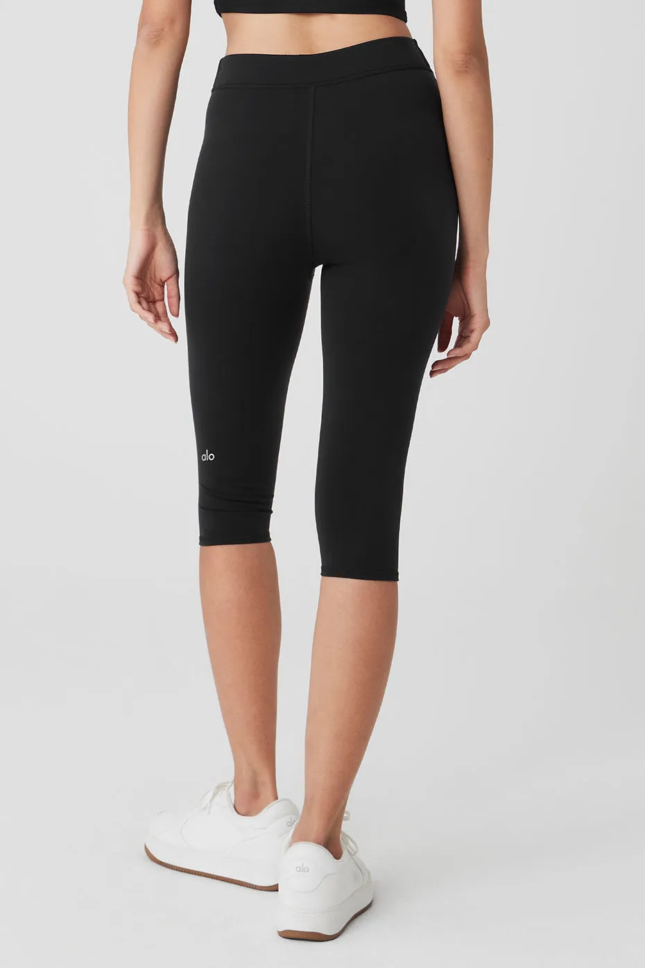 Airbrush V-Cut Define Capri - Black sold by Alo Yoga product image thumbnail 2