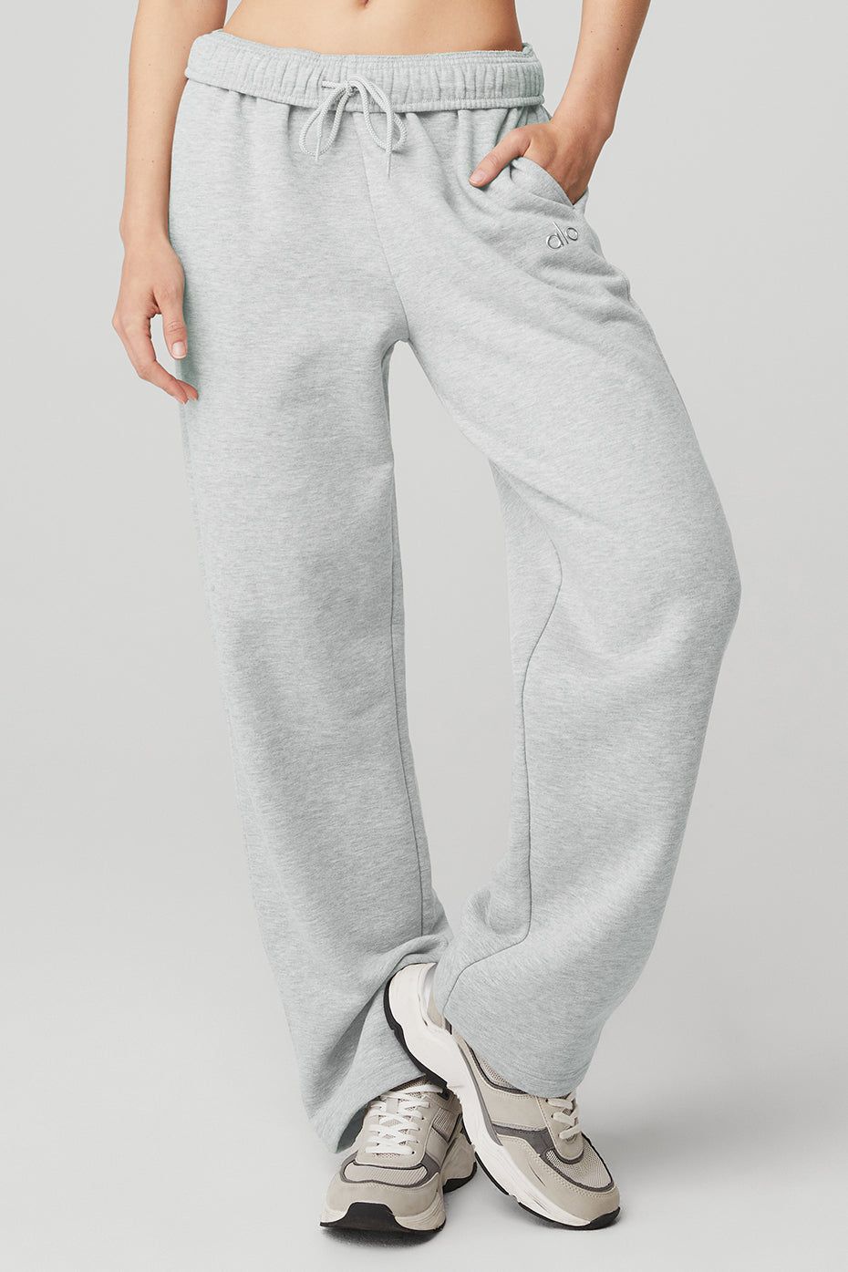 Alo Yoga Streetside Sweatpant unisex 完売品