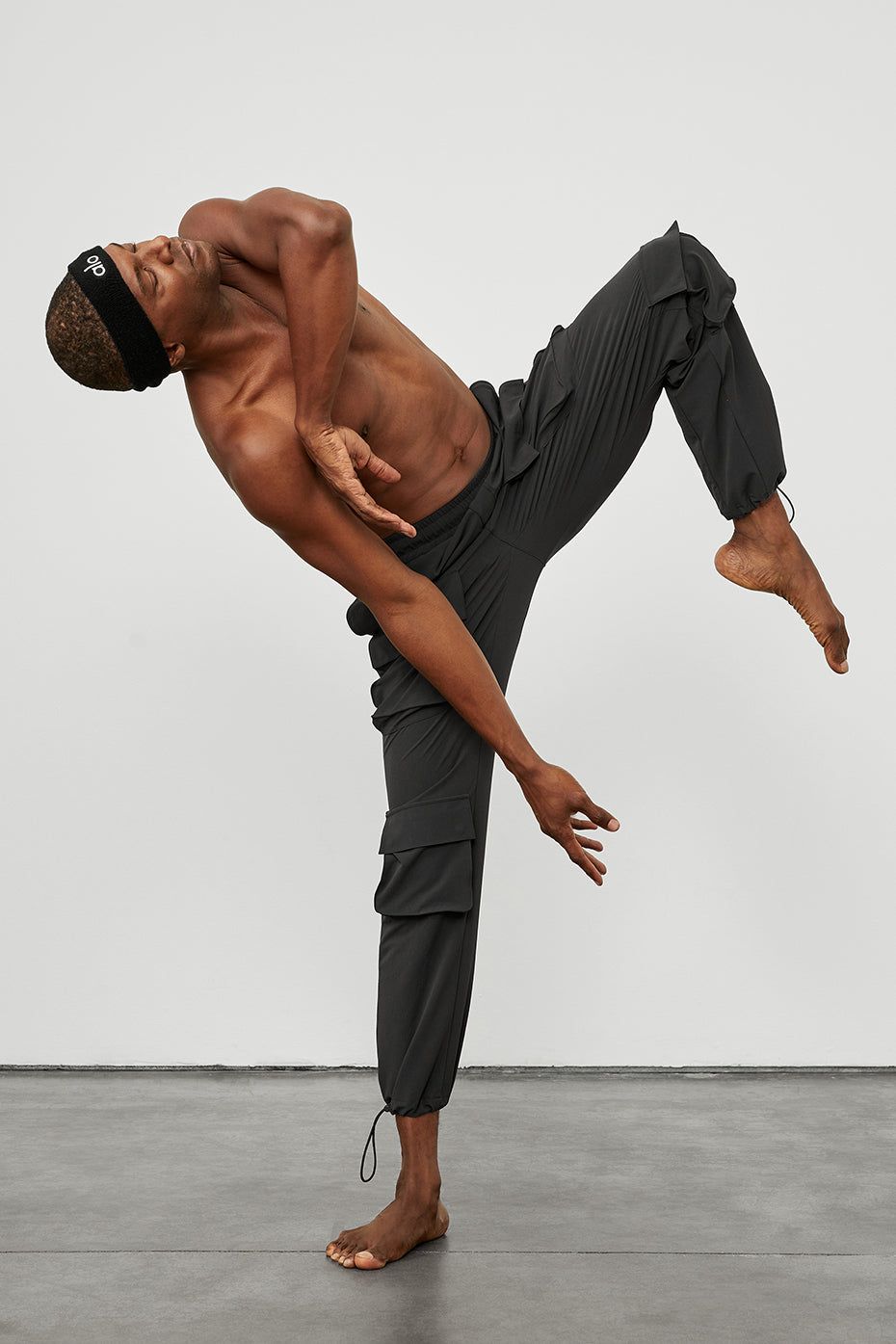Cargo Venture Pant - Black sold by Alo Yoga product image thumbnail 6