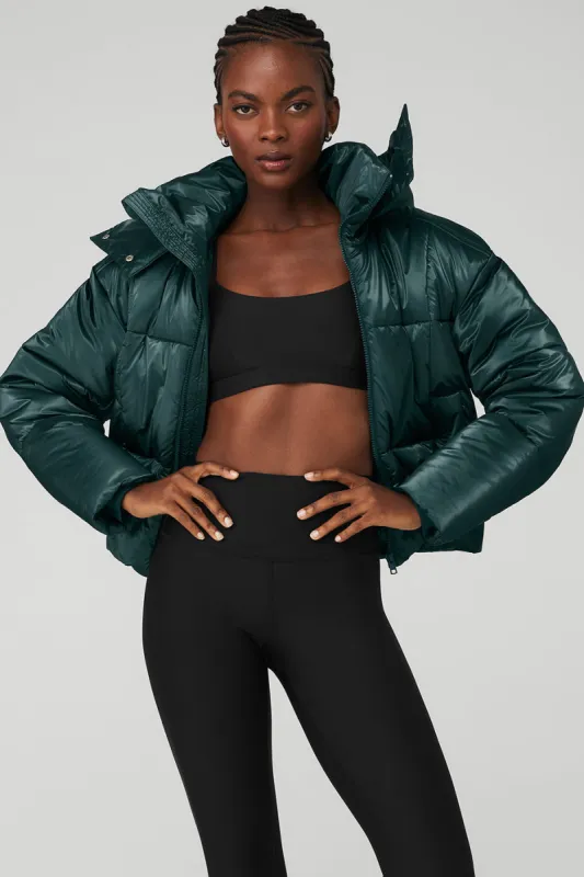 Pearlized Pristine Puffer - Midnight Green sold by Alo Yoga