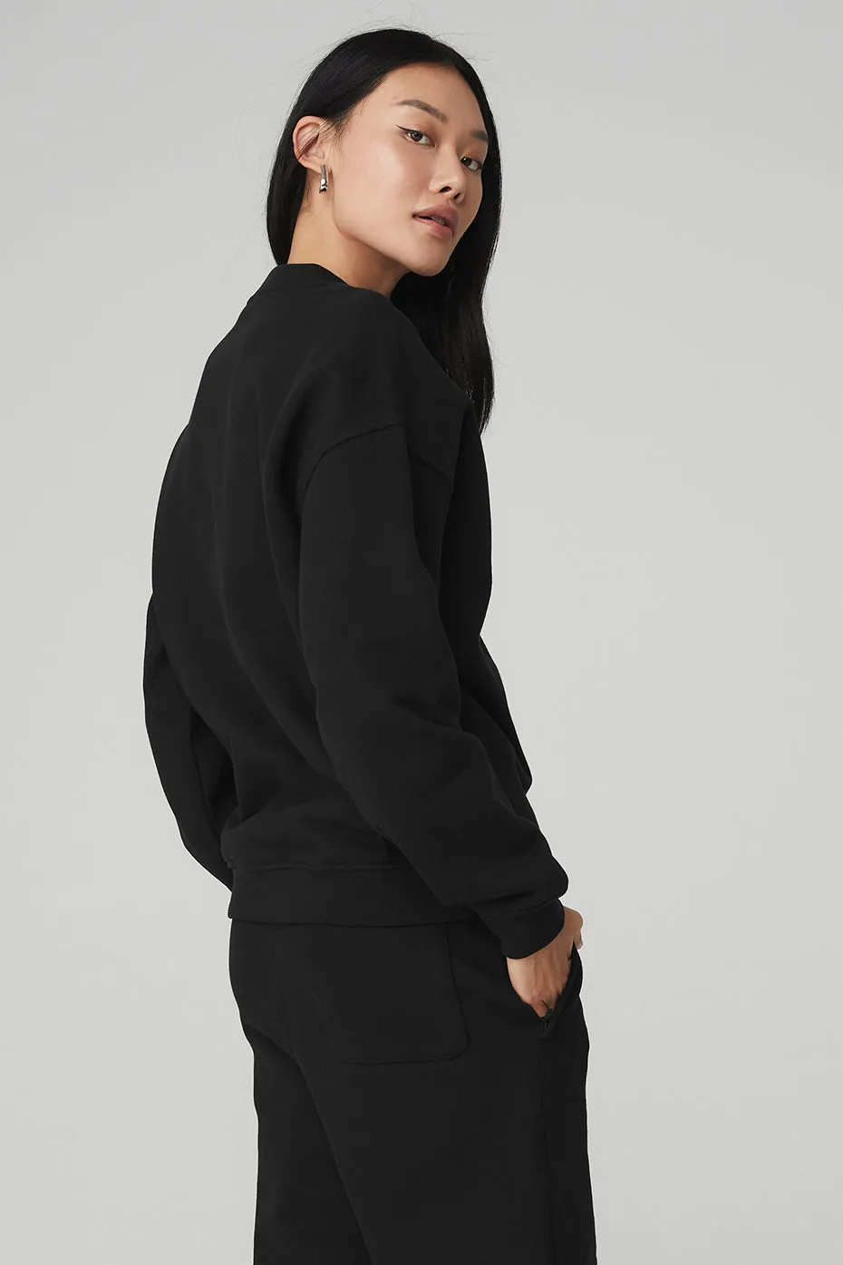 Renown Heavy Weight Crew Neck Pullover - Black sold by Alo Yoga product image thumbnail 2