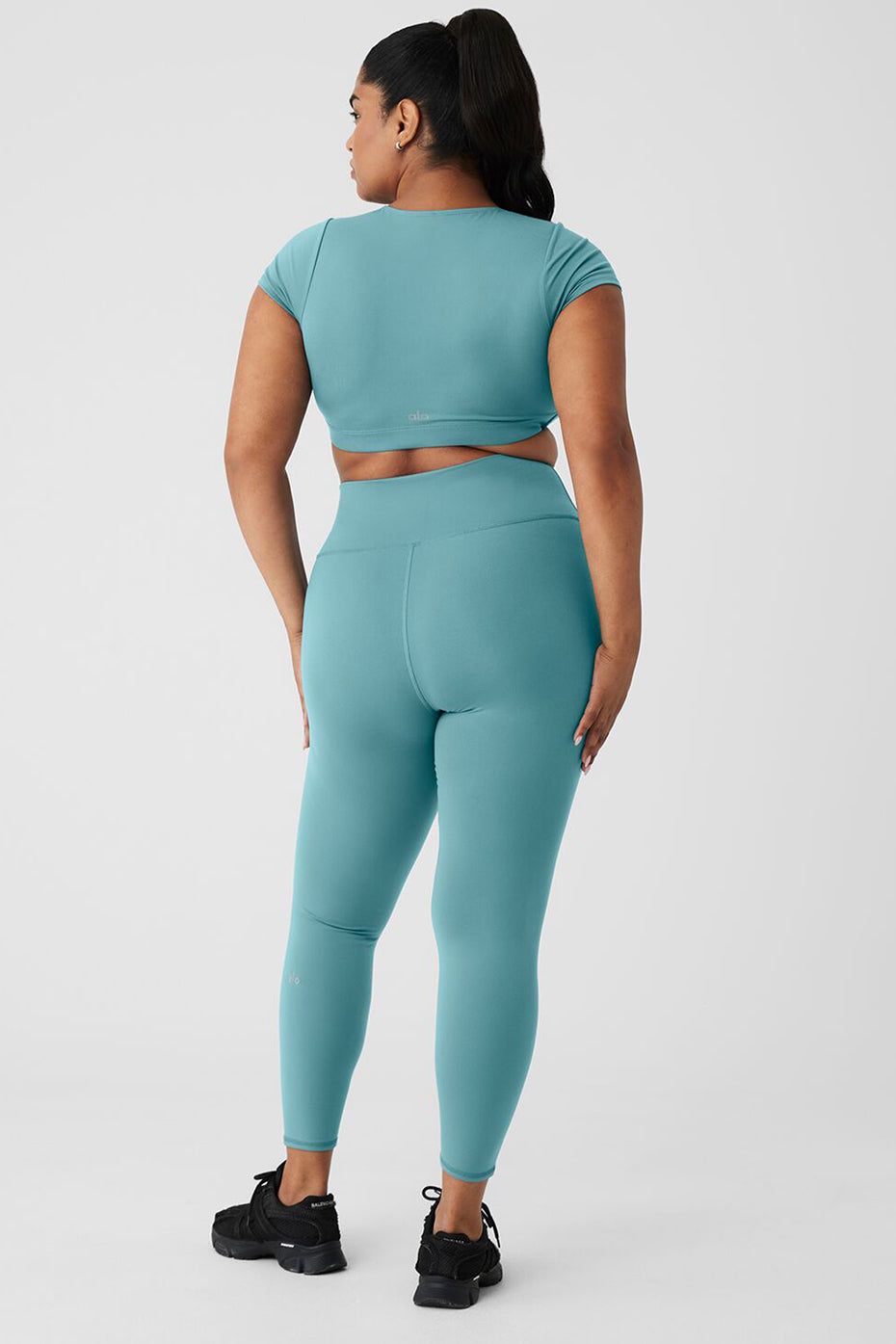 Airbrush Figure Short Sleeve Bra & 7/8 High-Waist Airbrush Legging Set - Teal Agate sold by Alo Yoga product image thumbnail 7