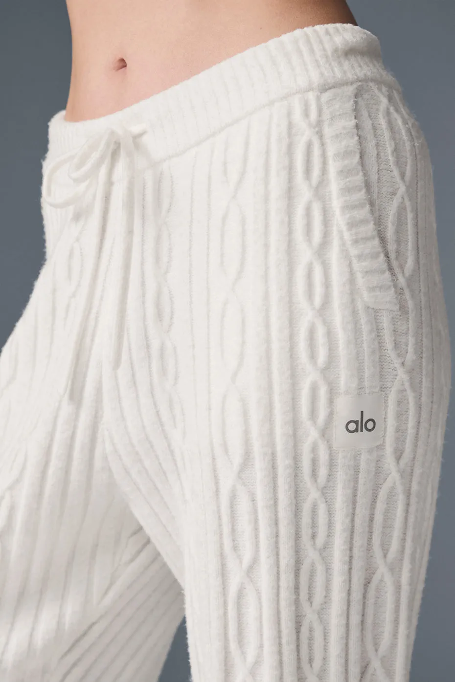 【Alo Yoga】Cable Knit Winter Bliss Pant Cable Knit Winter Bliss Pant - Black | ALO