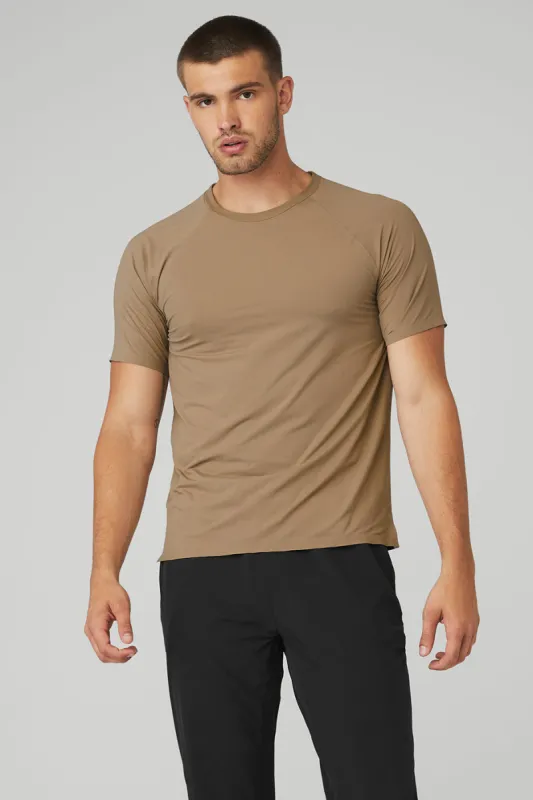 Idol Performance Tee - Gravel sold by Alo Yoga