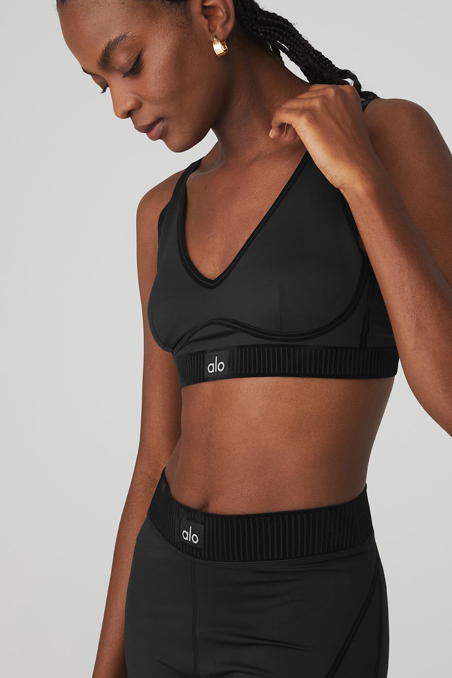 Airlift Line Up Bra & Airlift High-Waist 7/8 Line Up Legging Set - Black sold by Alo Yoga product image thumbnail 4