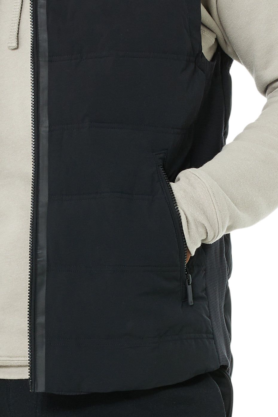 Mantra Puffer Vest - Black sold by Alo Yoga product image thumbnail 5