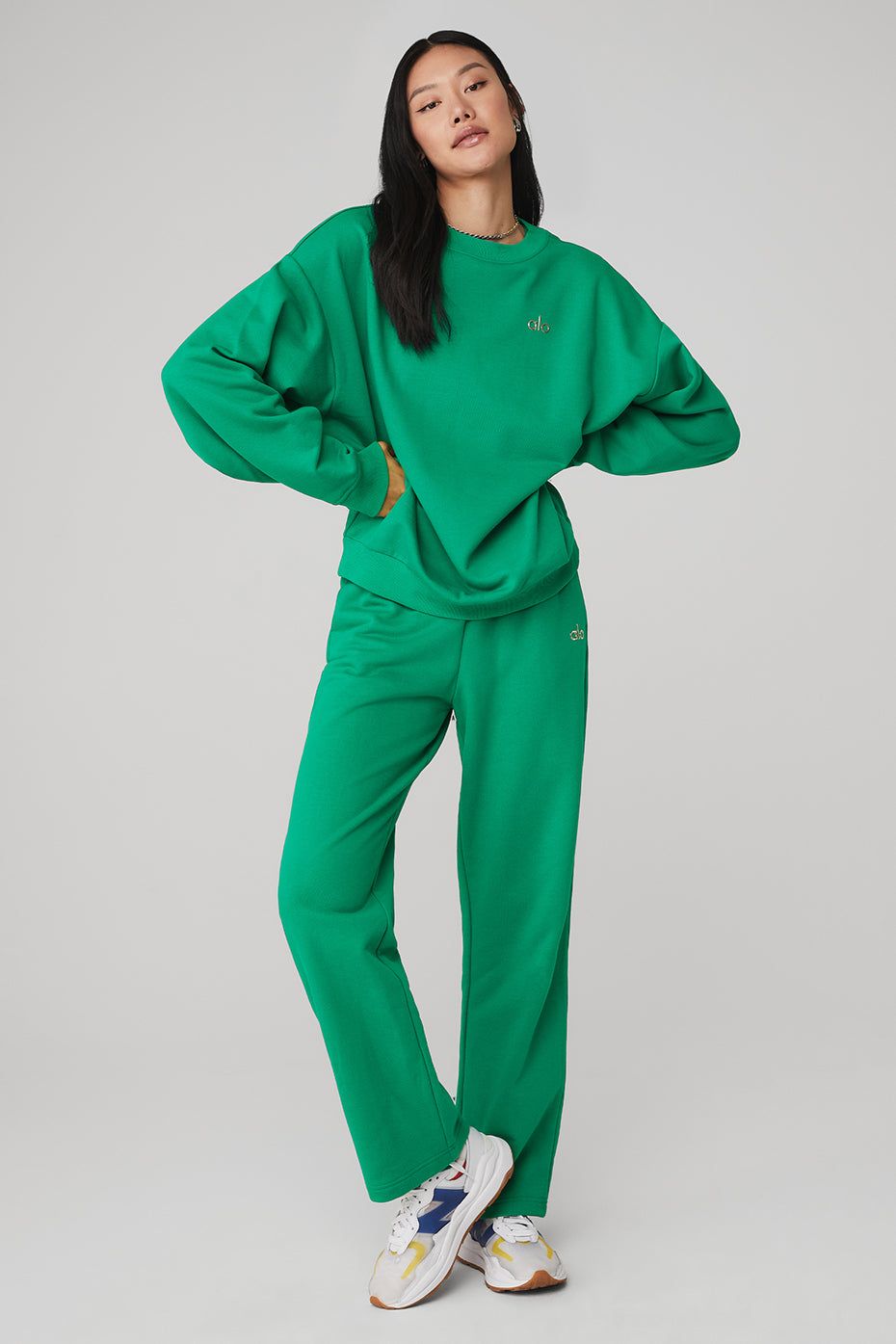 Accolade Crew Neck Pullover & Accolade Straight Leg Sweatpant Set sold by Alo Yoga product image thumbnail 27