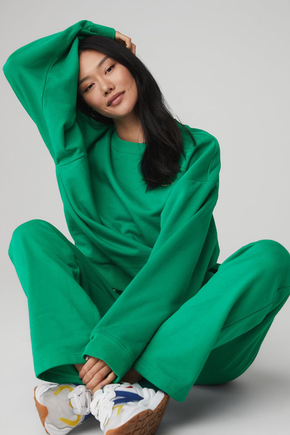 Accolade Crew Neck Pullover & Accolade Straight Leg Sweatpant Set sold by Alo Yoga product image thumbnail 31