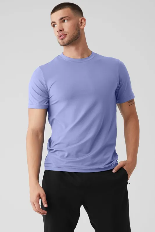 Conquer Reform Crewneck Short Sleeve - Infinity Blue made by Alo Yoga