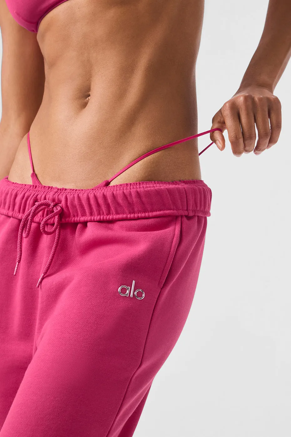 Airmesh Venus Thong - Pink Summer Crush sold by Alo Yoga product image thumbnail 3