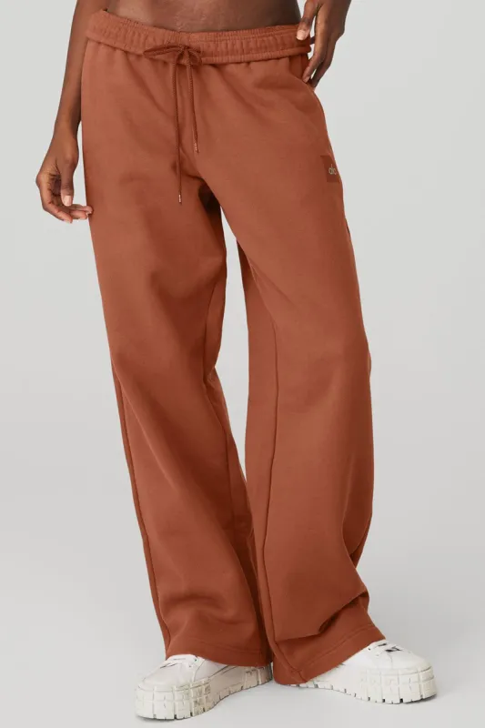 Renown Heavy Weight Sweatpant - Rust sold by Alo Yoga