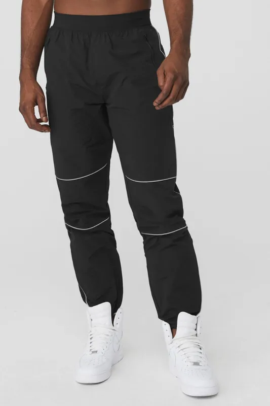 Torrent Track Sweatpant - Black sold by Alo Yoga