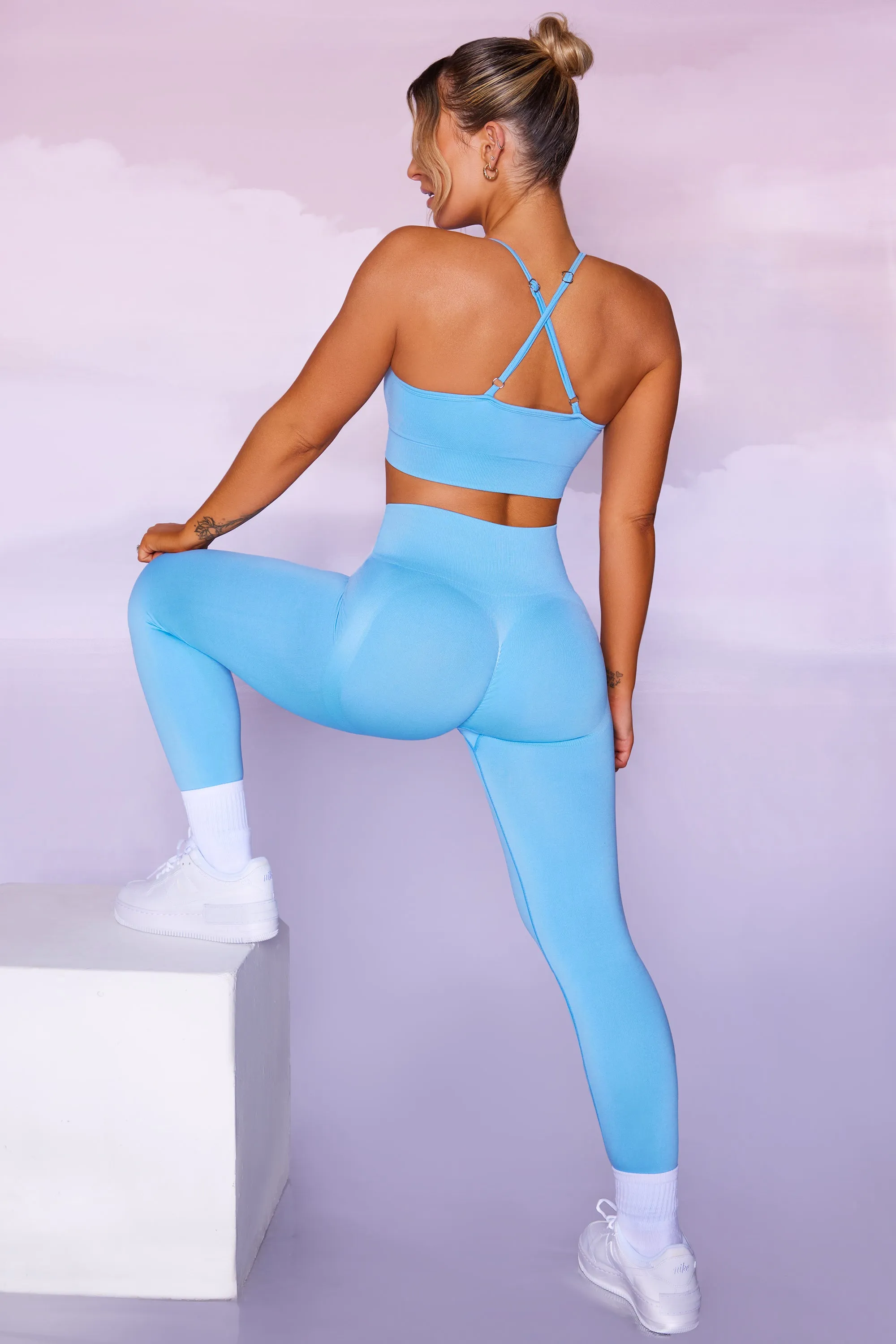 Superset - Curved Waist Seamless Leggings in Blue sold by Bo + Tee product image thumbnail 3