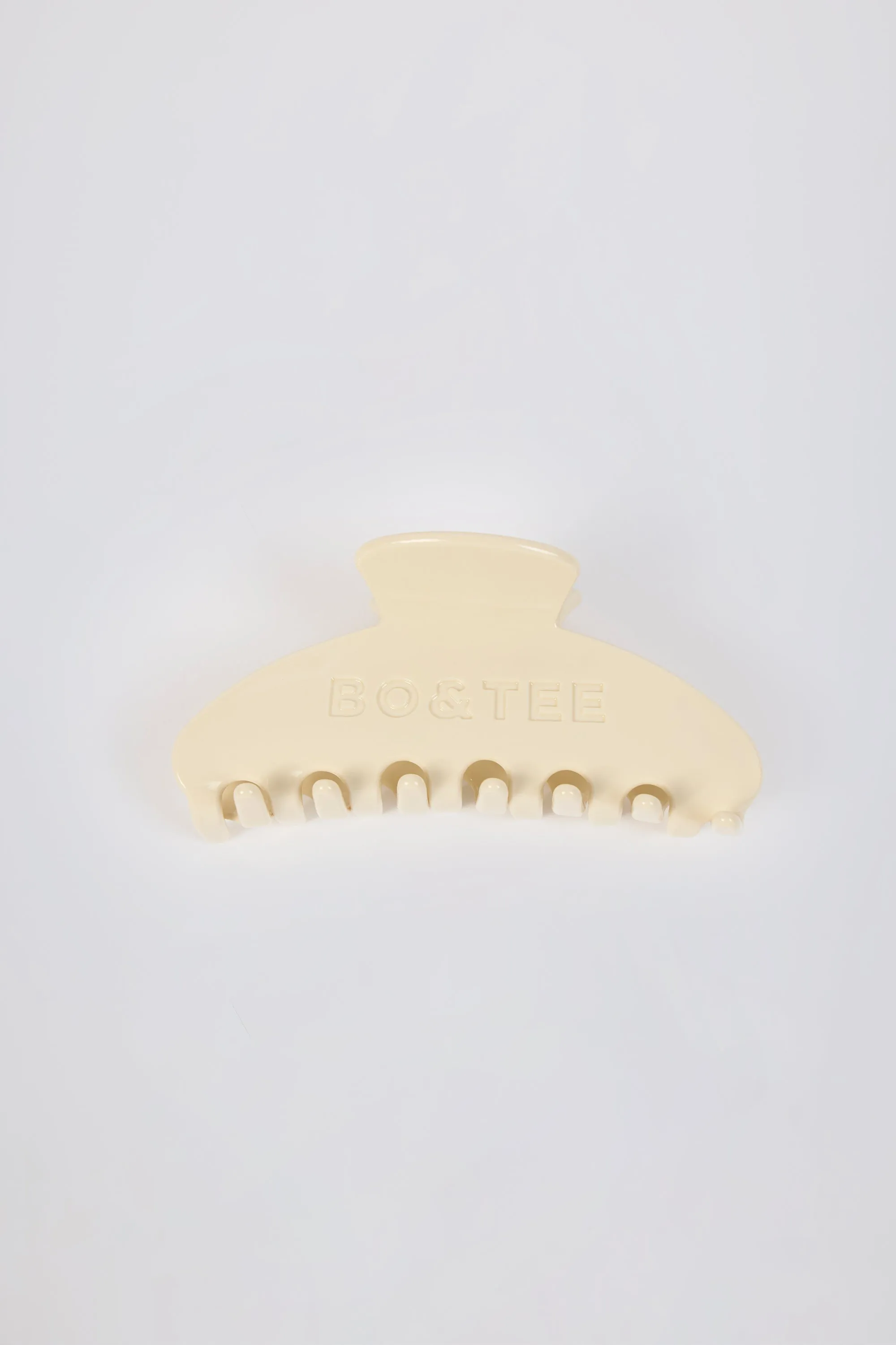Medium Claw Clip in Soft White sold by Bo + Tee product image thumbnail 3