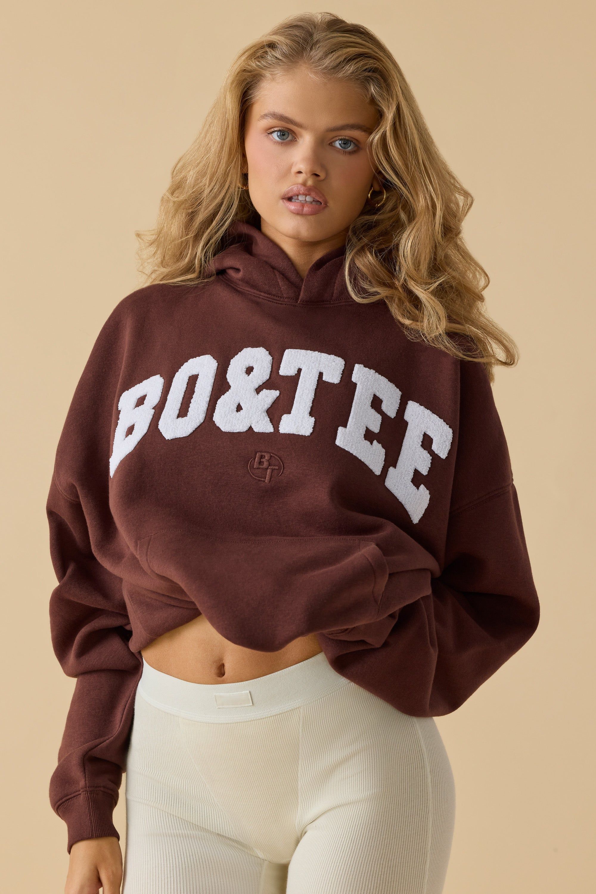 Comfort - Oversized Hooded Sweatshirt in Mahogany | Parallel