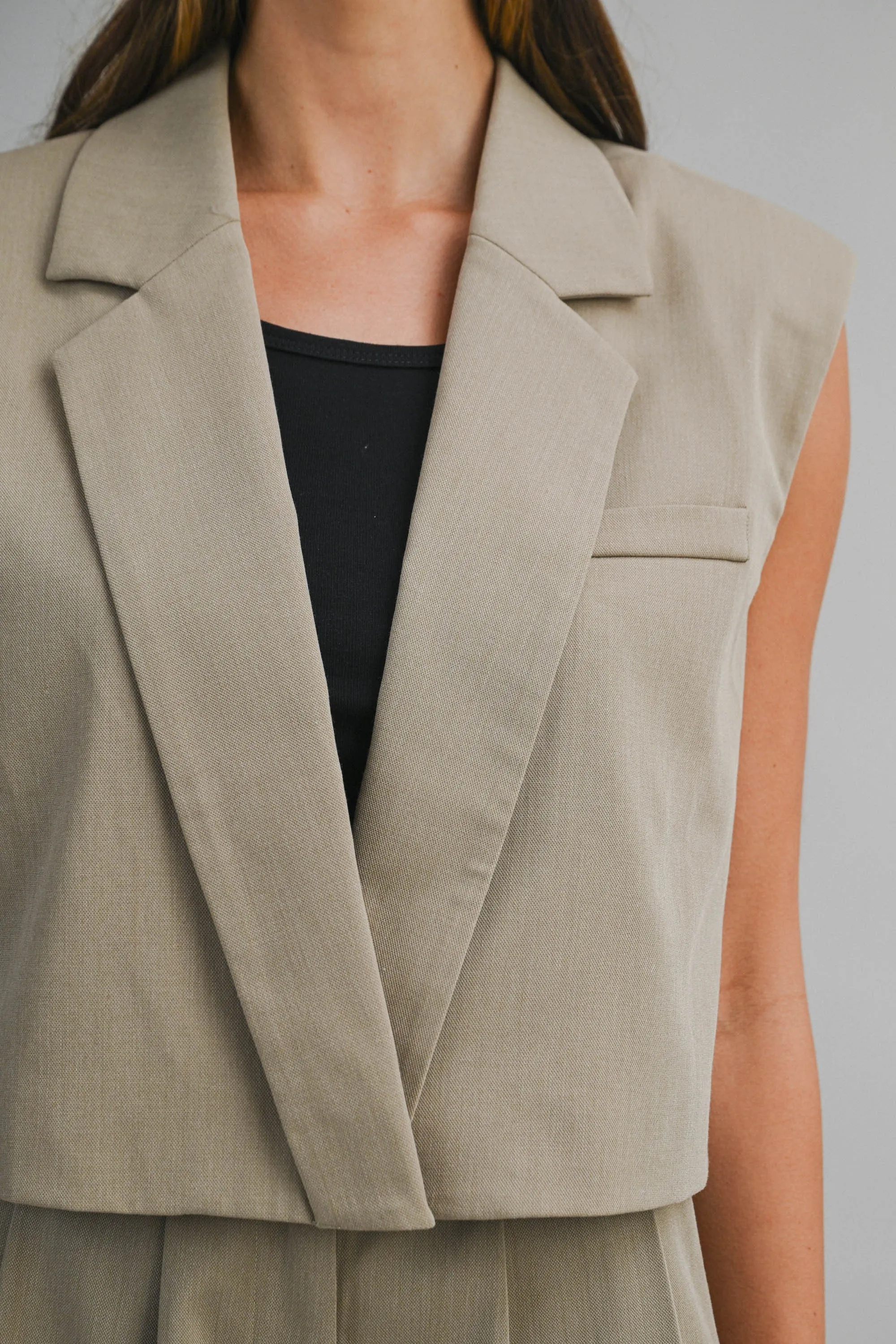 Chic Sleeveless Blazer Vest with Pleated Shorts Set sold by Evercado product image thumbnail 4