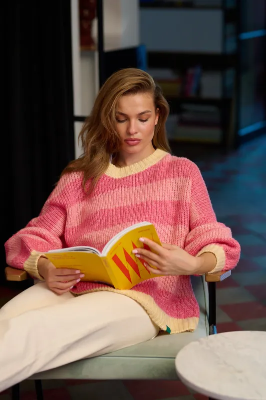 Sweter z wełną Strawberry Cream sold by Naoko