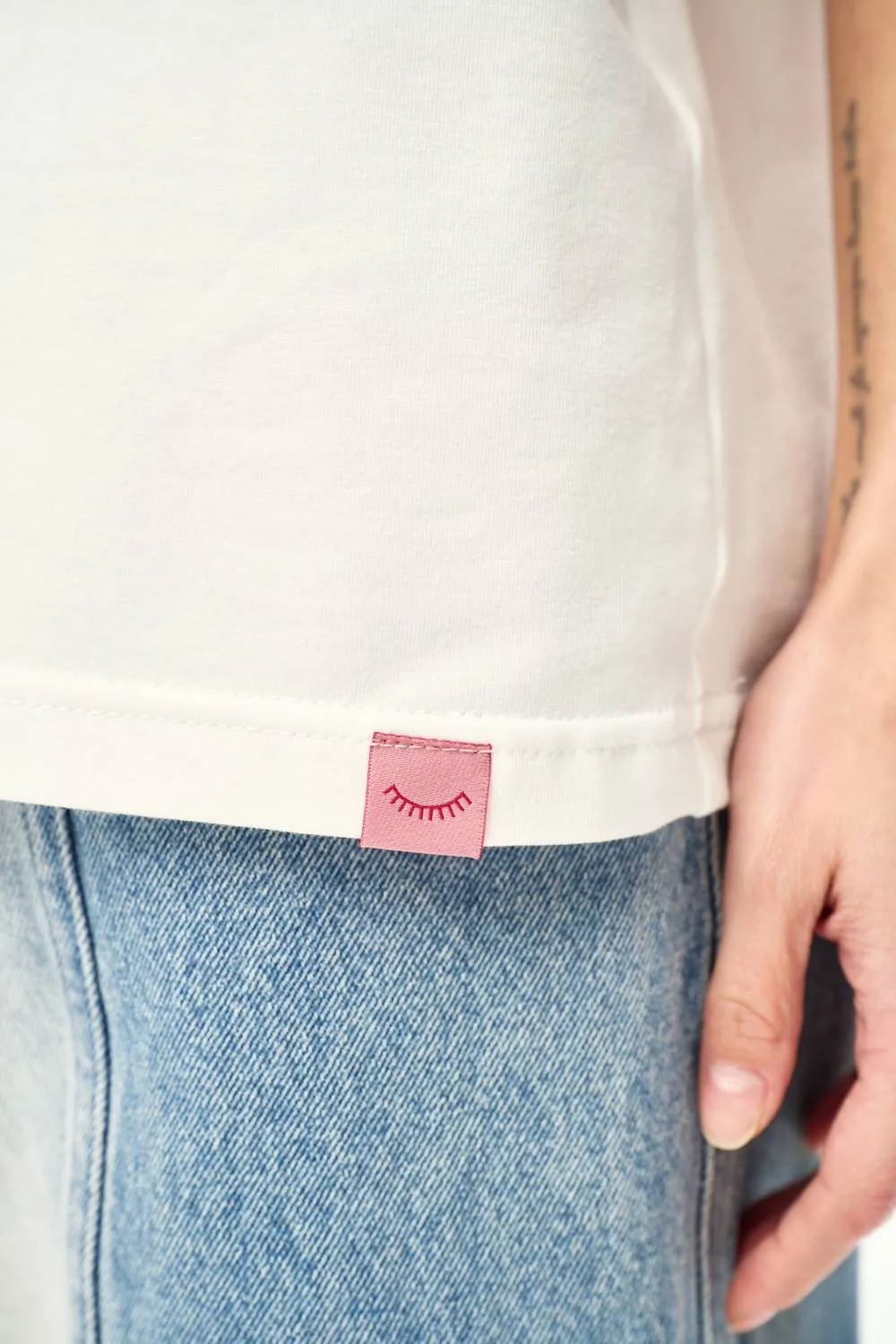 T-shirt Sunday Market sold by Naoko product image thumbnail 4