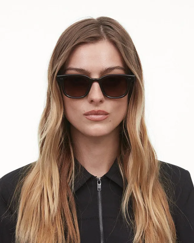 OKULARY PRZECIWSŁONECZNE 02 CHIMI EYEWEAR BRĄZOWE sold by The Odder Side