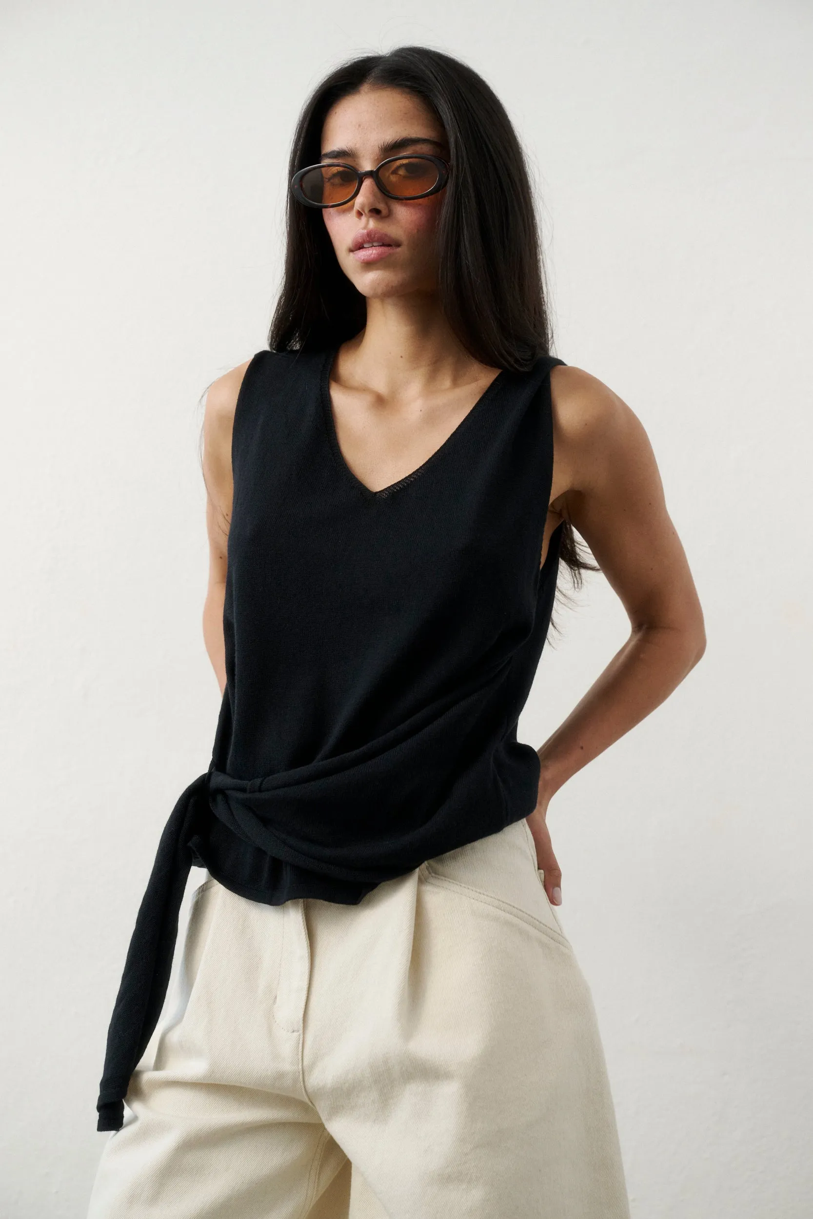 TOP DZIANINOWY ANSE BLACK sold by The Odder Side