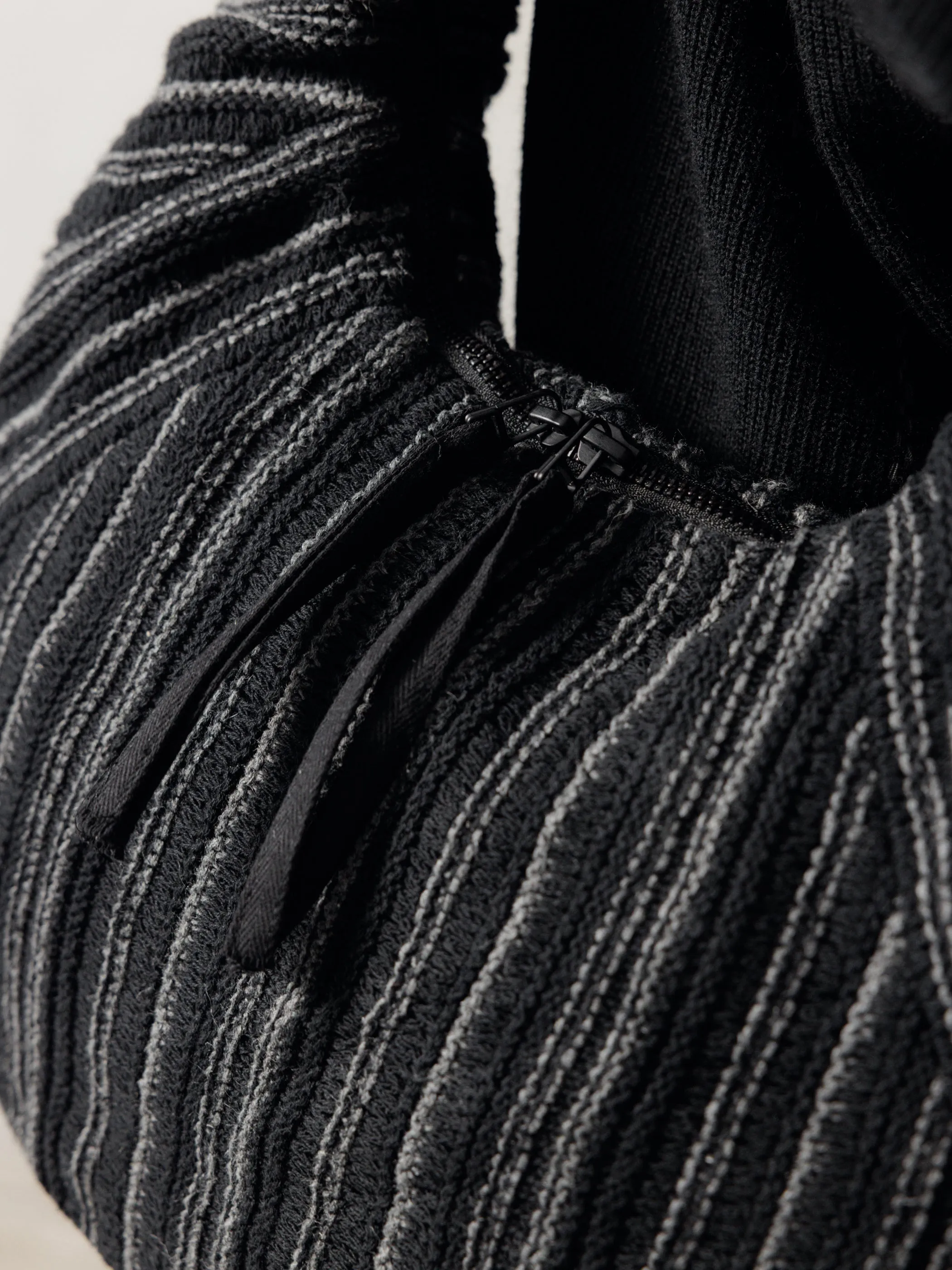 25FW|Knit Shoulder Bag sold by Professor E. product image thumbnail 5