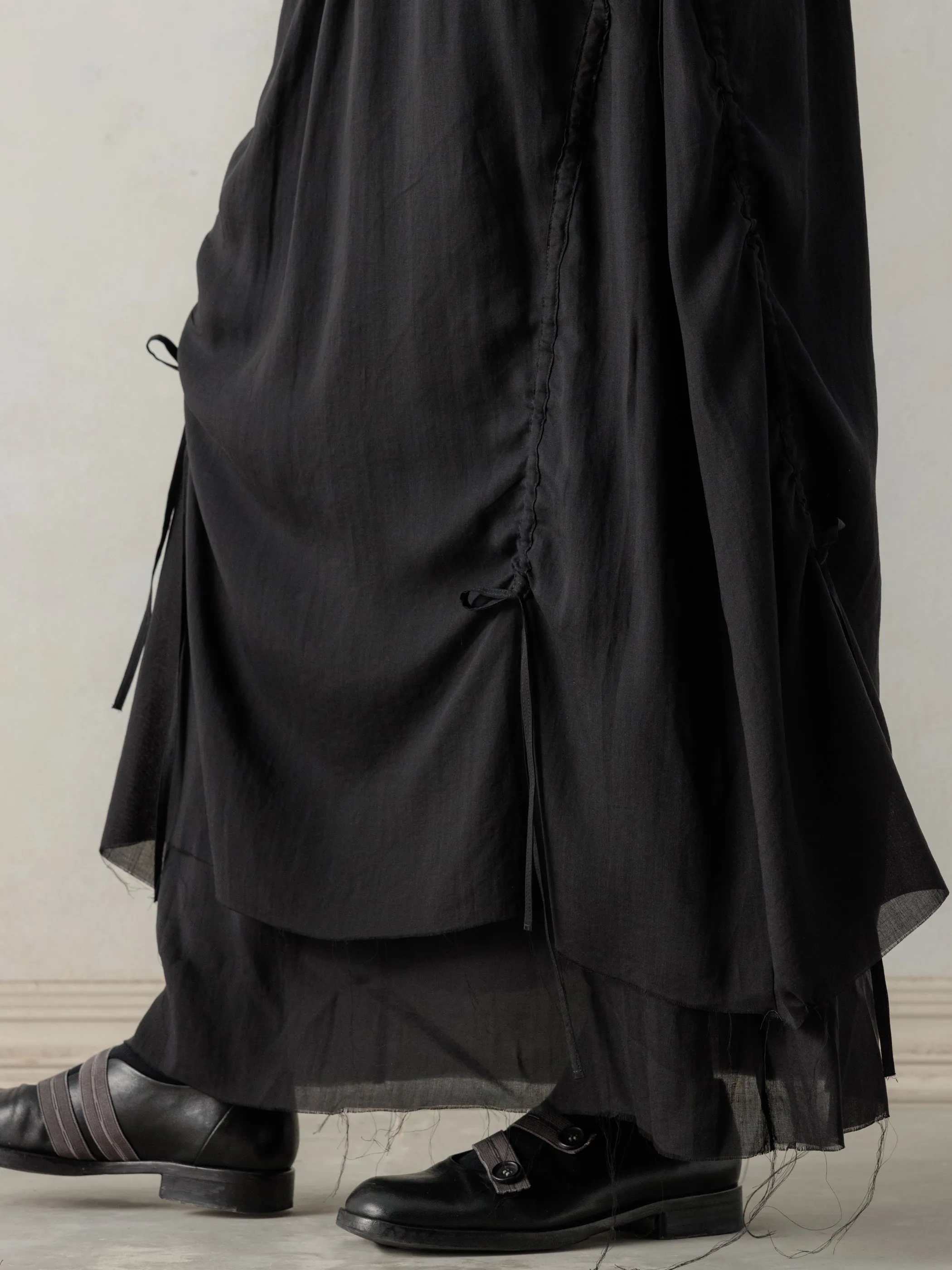 26SS WMS|Cotton Pleated Midi Skirt (Black) sold by Professor E. product image thumbnail 5