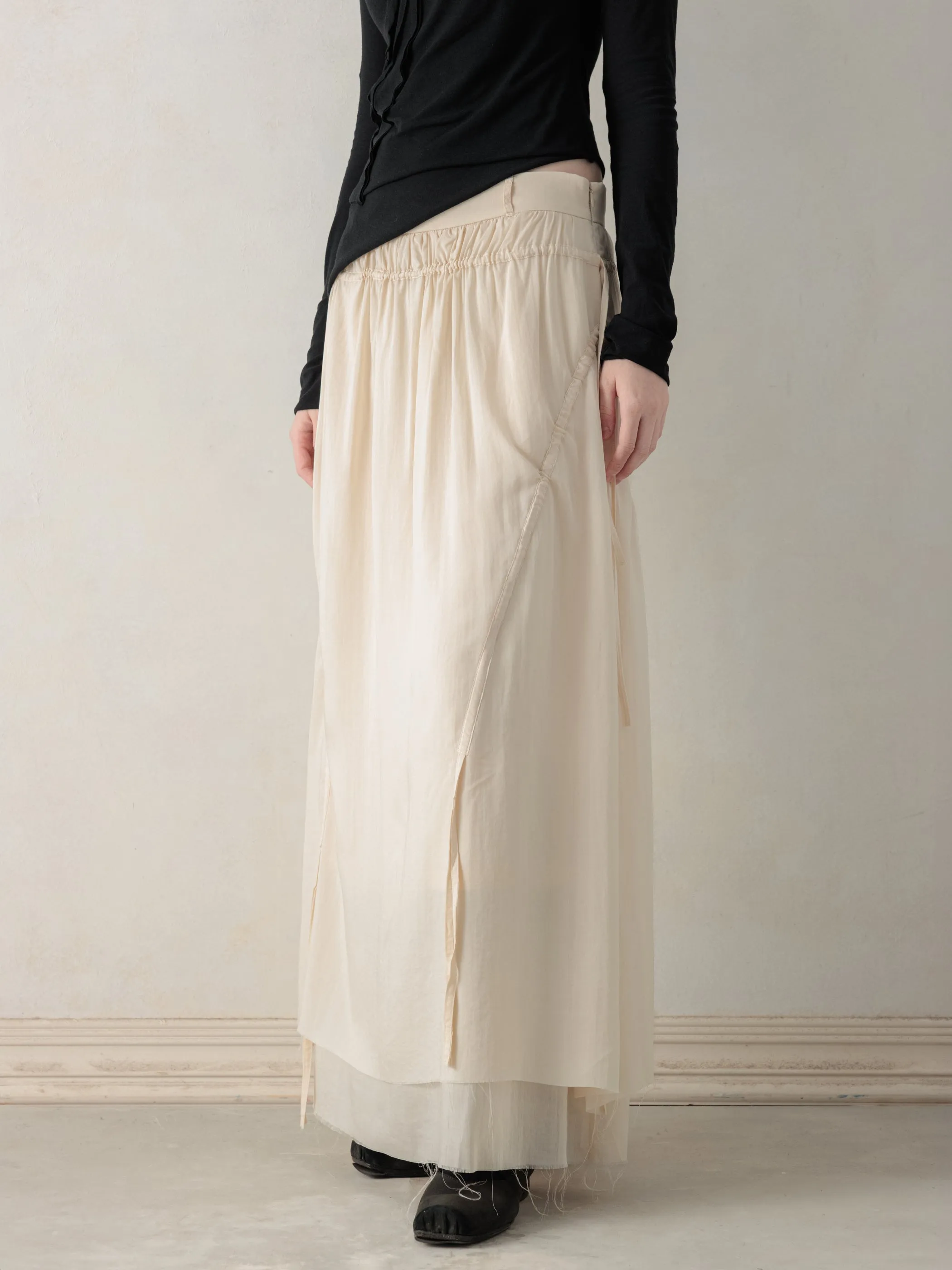 26SS WMS|Cotton Pleated Midi Skirt (Beige) sold by Professor E. product image thumbnail 2