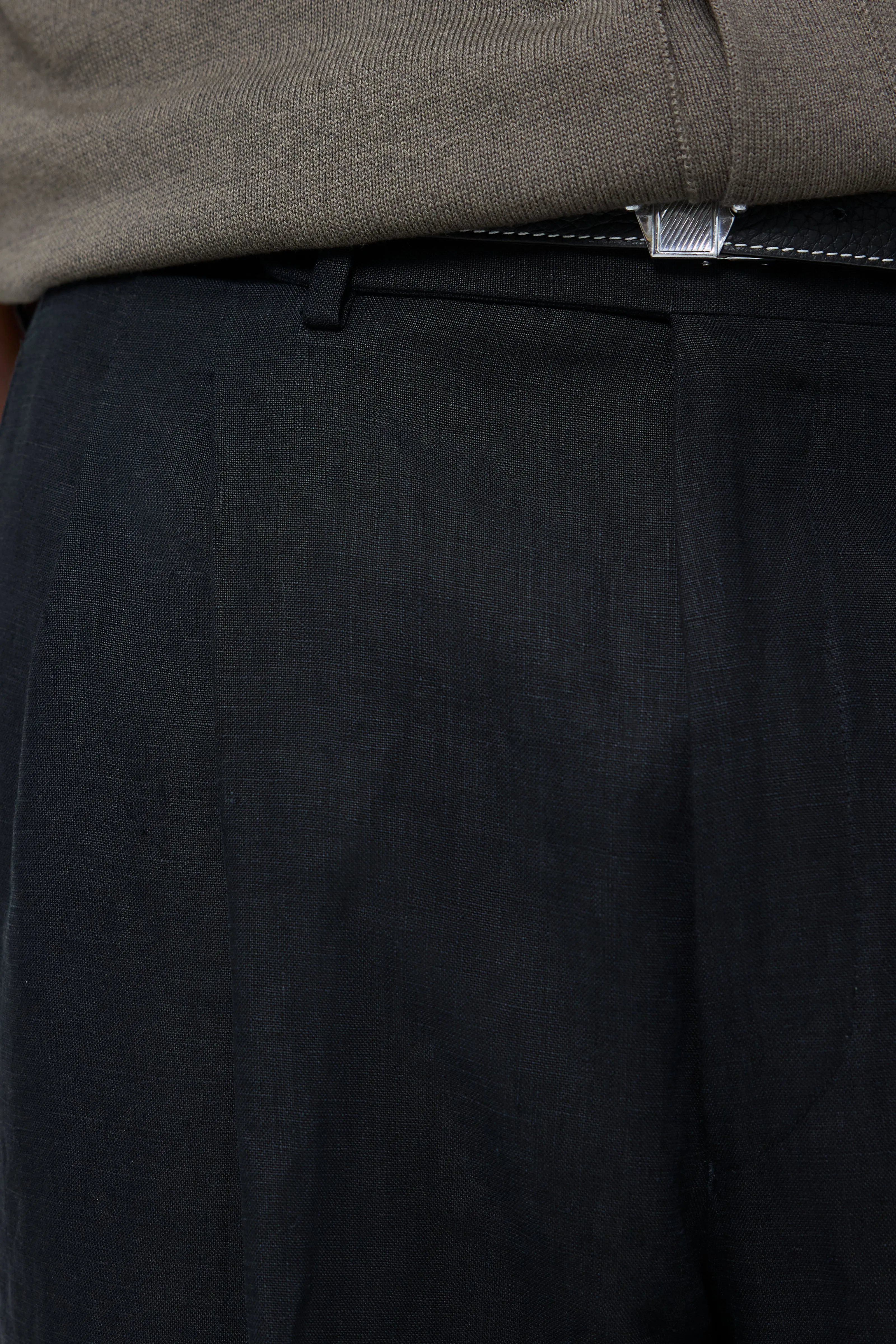 Double Pleat Trouser (Black Washed Linen) sold by Stoffa product image thumbnail 4