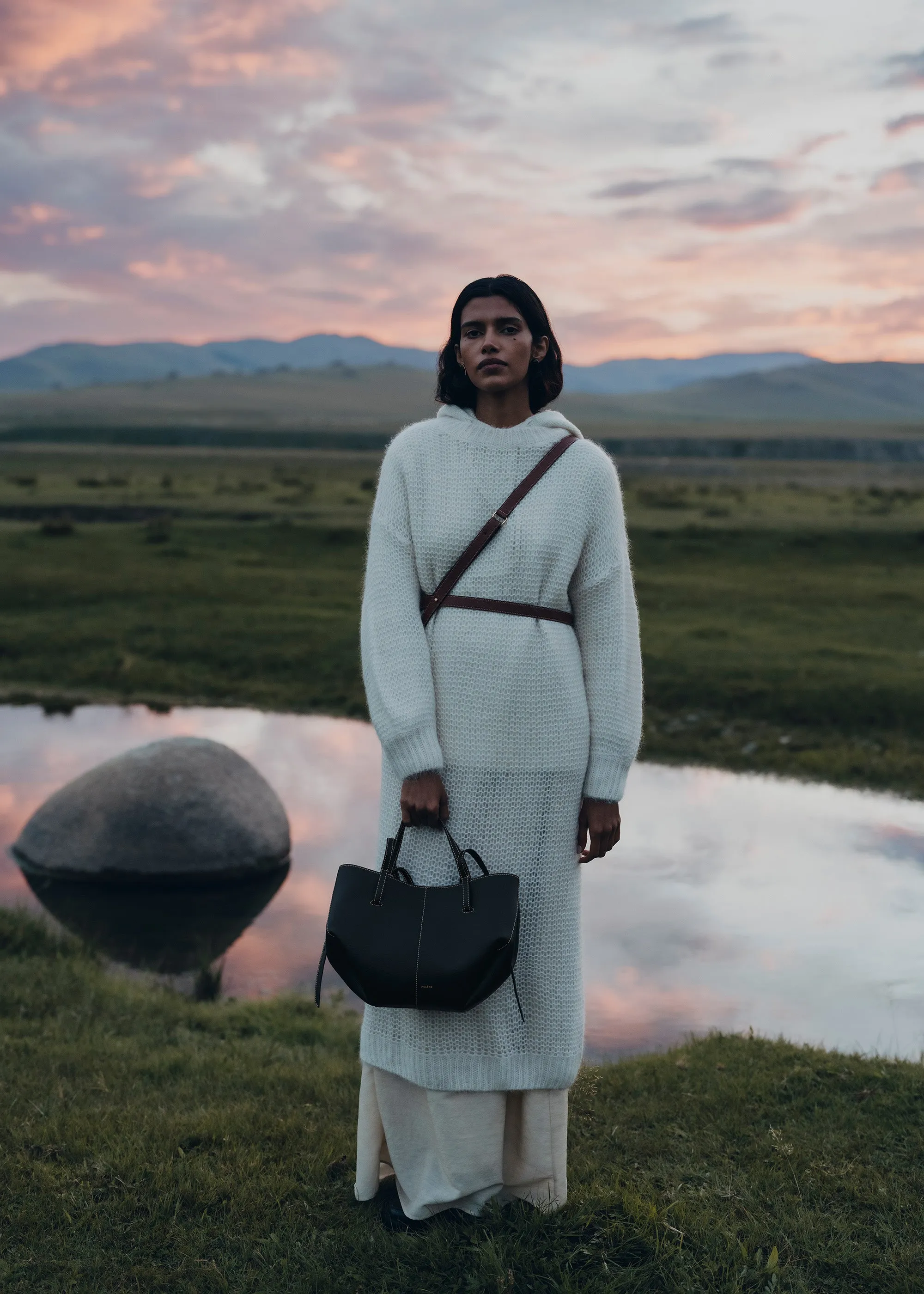 Cyme Mini - Textured Black with Ecru Stitching sold by Polene product image thumbnail 3