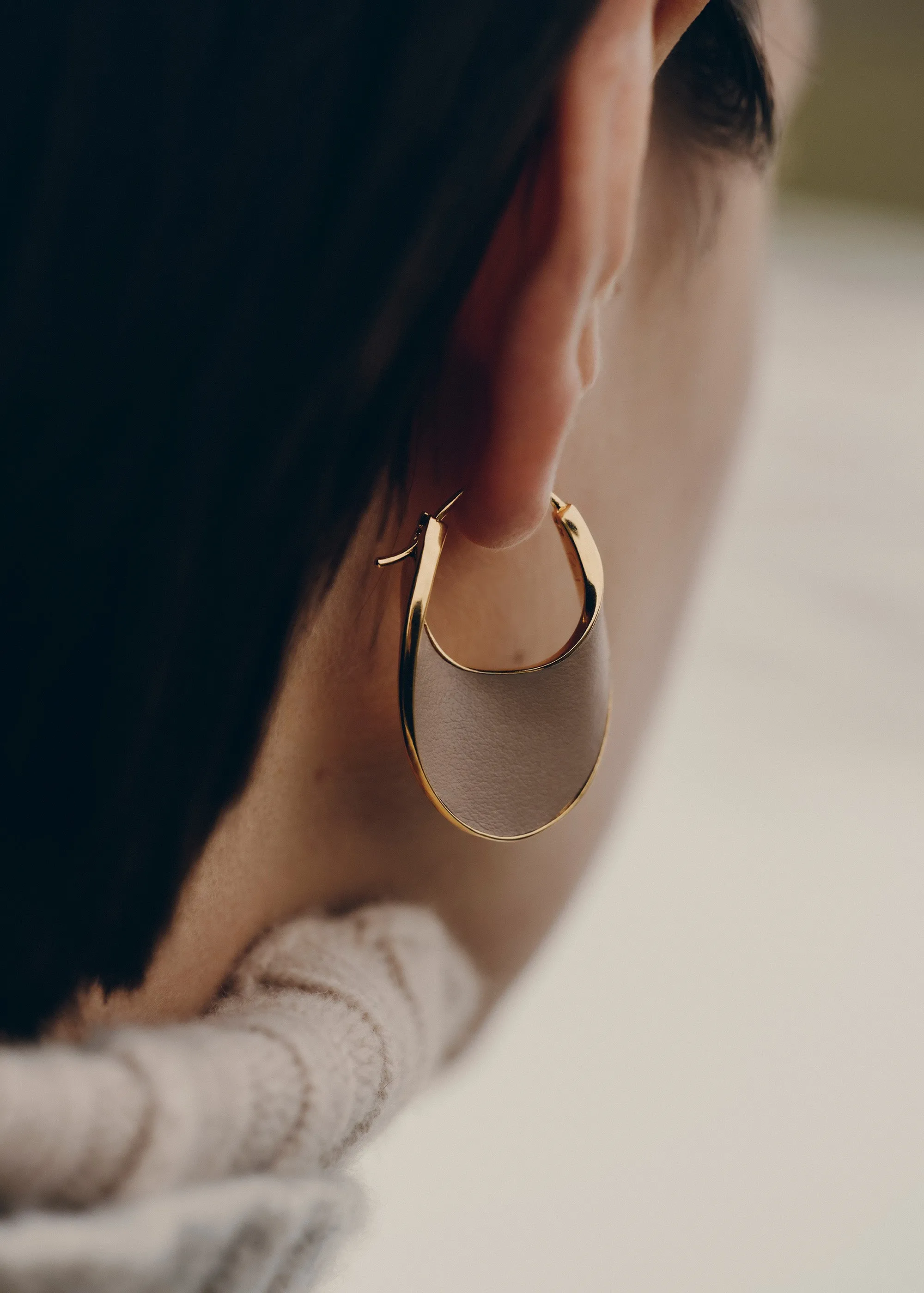 Éole Slim Hoop Earrings - Taupe Leather sold by Polene product image thumbnail 3