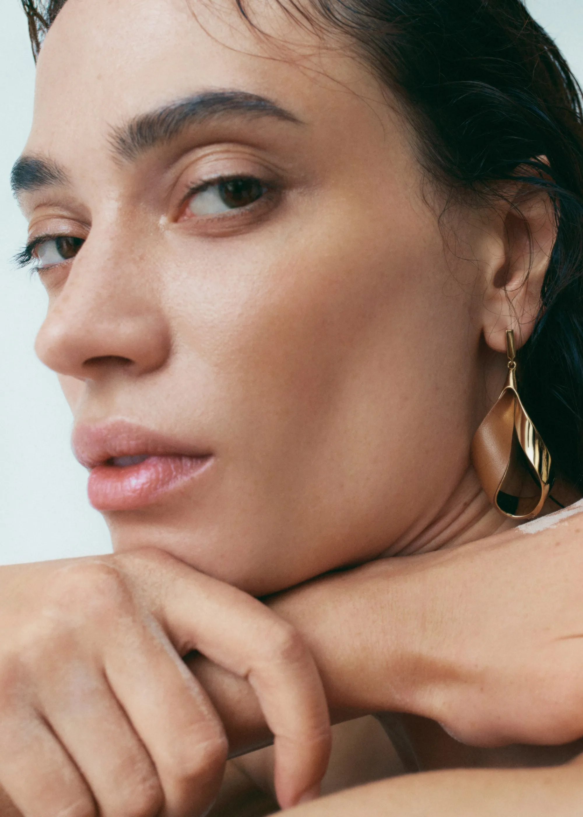 Ormé Pendant Earrings - Gold Gilded with Camel Leather sold by Polene product image thumbnail 4