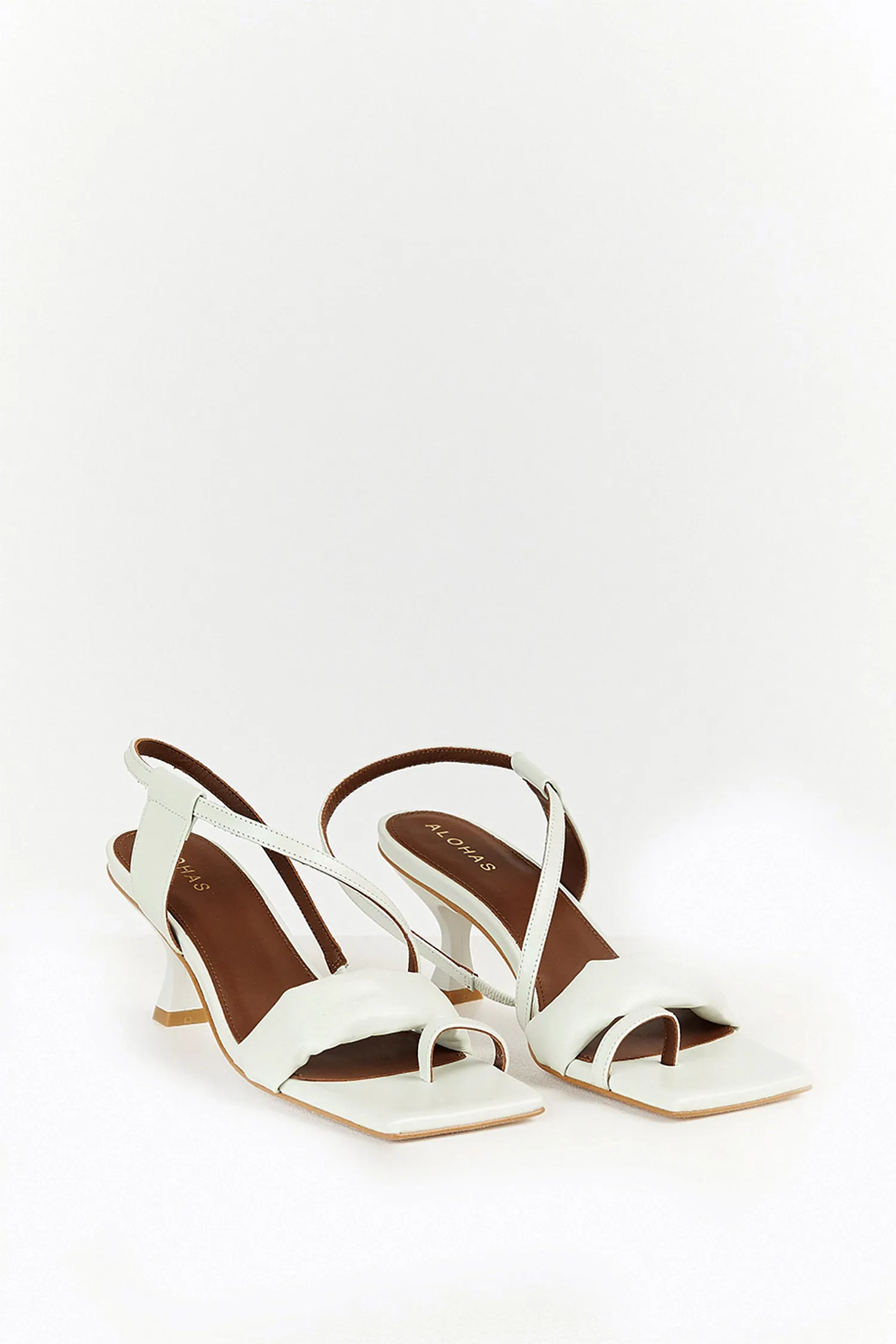 ALOHAS ASYMMETREIC WHITE HEEL sold by Dissh product image thumbnail 3