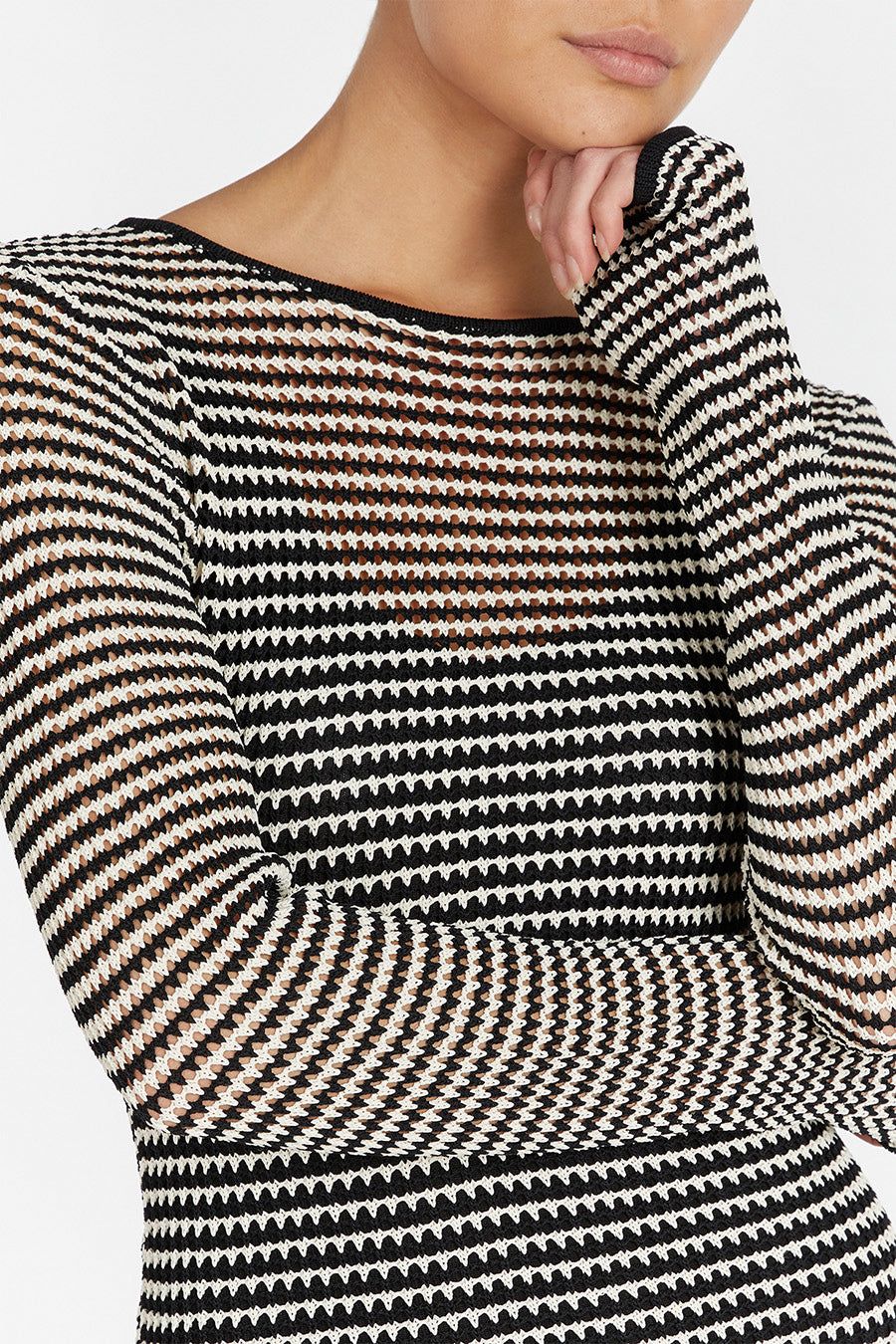 NATE BLACK SLEEVED MAXI DRESS sold by Dissh product image thumbnail 5