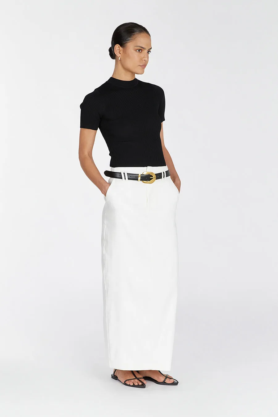 DONNA BLACK SHORT SLEEVE KNIT TOP sold by Dissh product image thumbnail 3