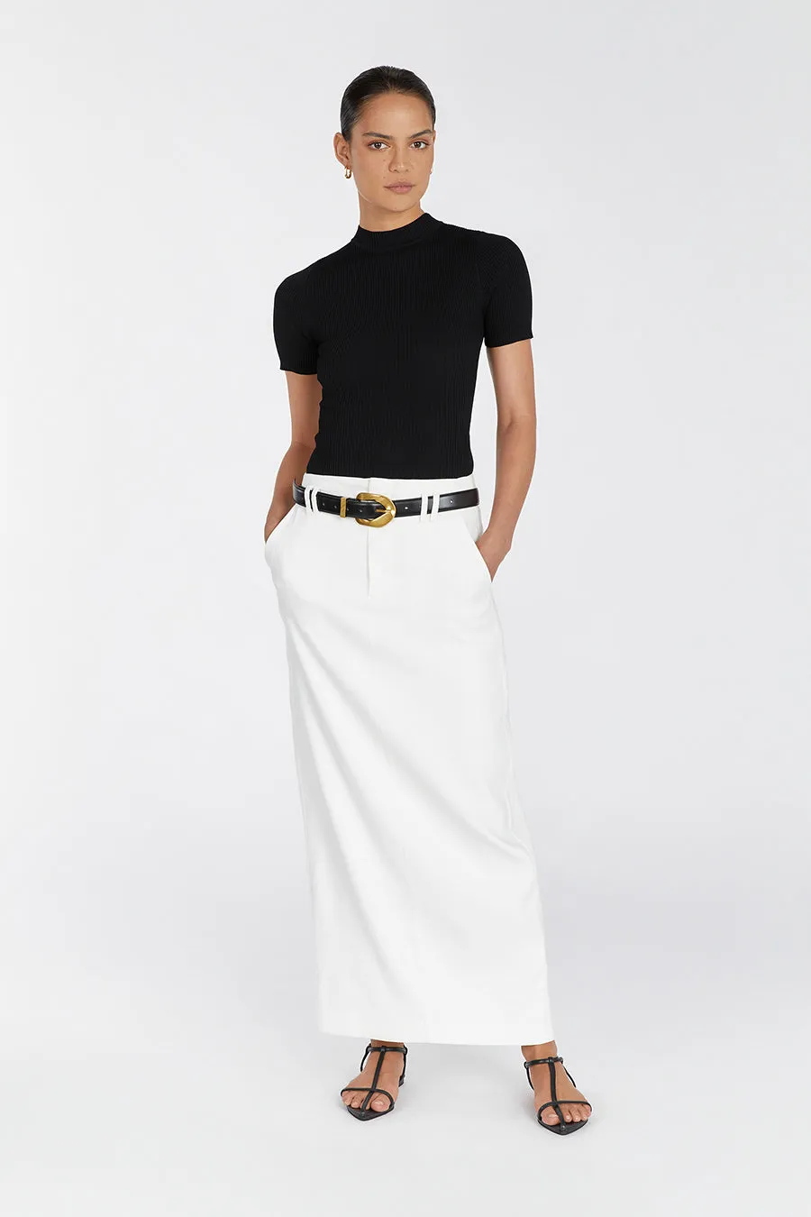 DONNA BLACK SHORT SLEEVE KNIT TOP sold by Dissh