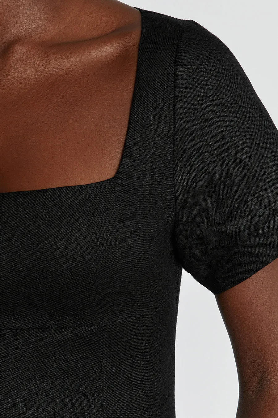 JAMIE BLACK LINEN MIDI DRESS sold by Dissh product image thumbnail 5