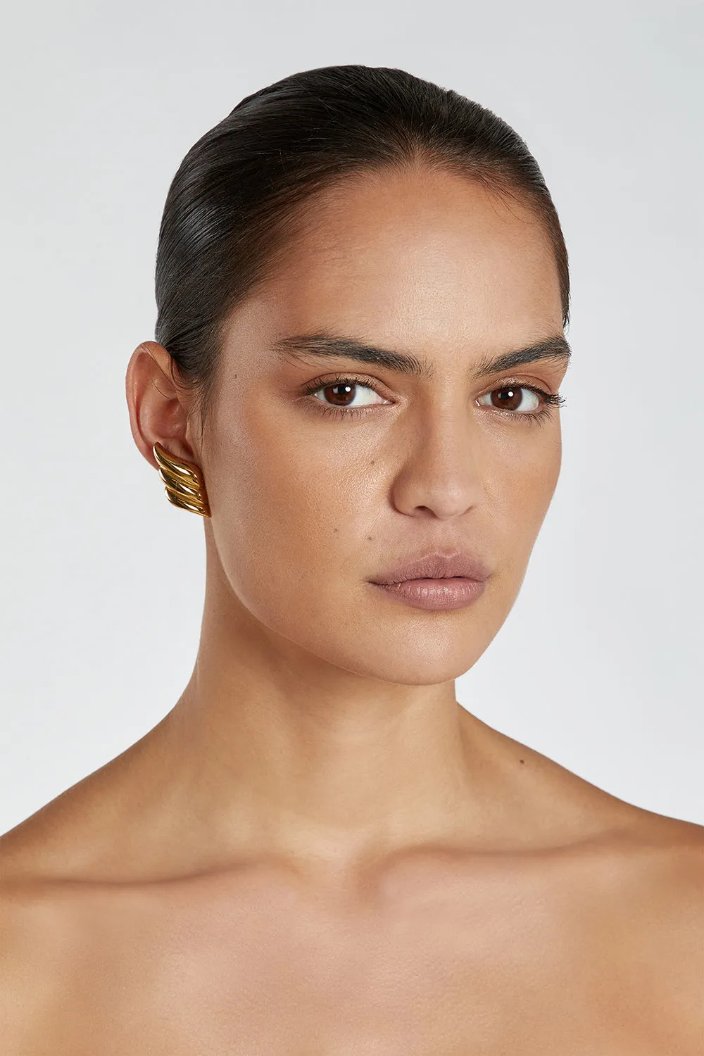 PORTER WING GOLD EARRINGS sold by Dissh product image thumbnail 2